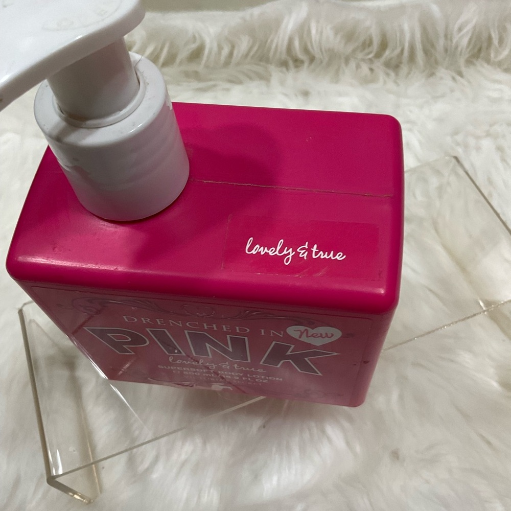 Victoria's Secret Drenched In Pink Lovely & True Supersoft Body Lotion 16.9 oz - Picture 2 of 6